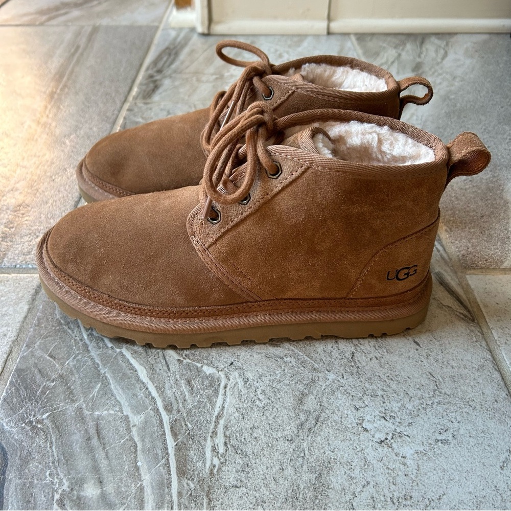 NWOT Women’s UGG Neumel Chukka Lace Up Ankle Boots in Chestnut, Size 7 - Picture 3 of 12
